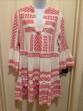 Francesca’s Mi Ami Boho V-Neck Tiered Women’s Dress in Pink and Cream